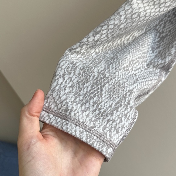 All In Motion Women's Snake Print Jacquard Leggings, Size Medium - Picture 8 of 16